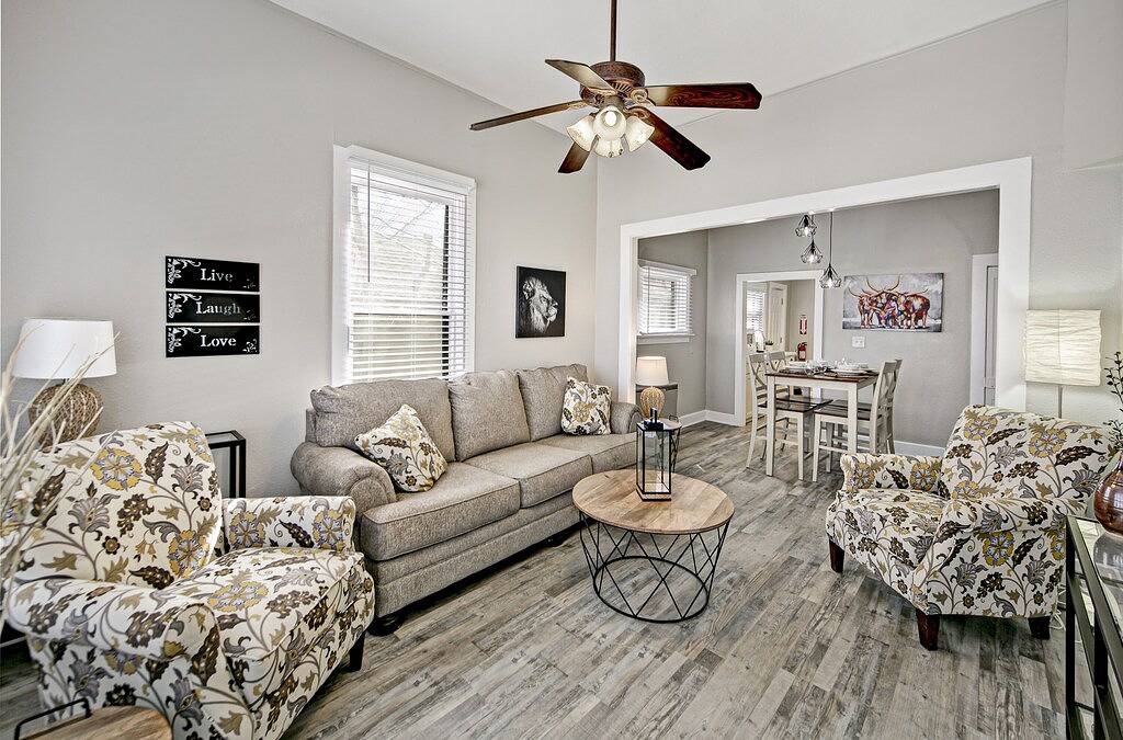 2 blocks to Downtown Square ! in Prescott, Yavapai County