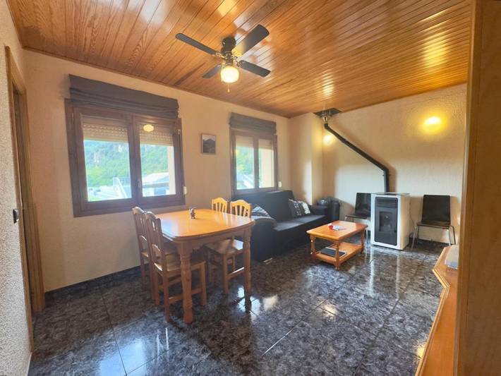 Casa rural para 6 personas, con balcón en Berguedà