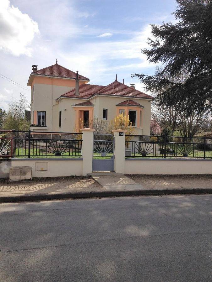 Cottage pour 2 personnes, avec vue ainsi que jardin et terrasse, animaux acceptés à Sancoins