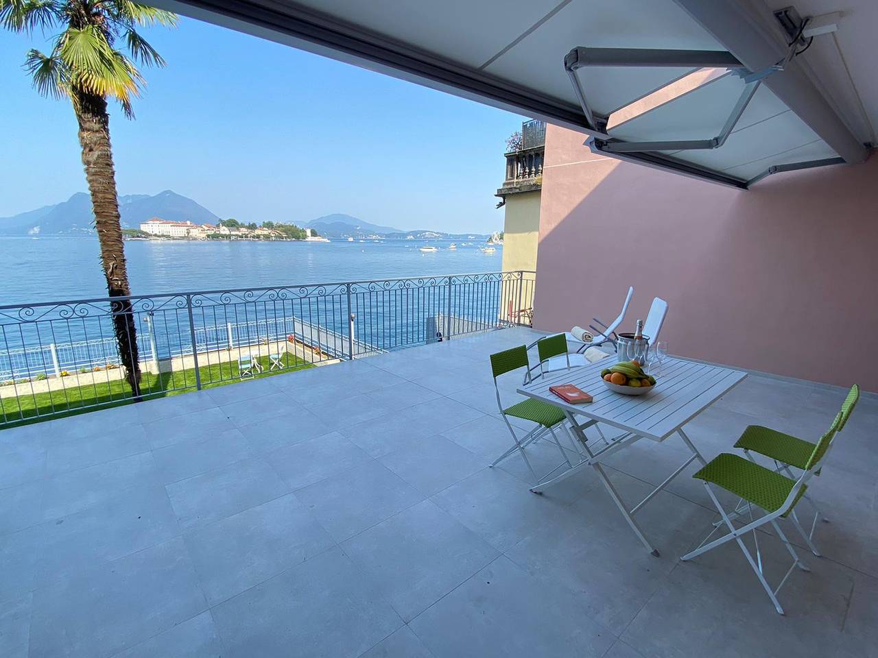 Ganze Wohnung, Stone apartment with lake view in Baveno in Baveno, Comune di Baveno
