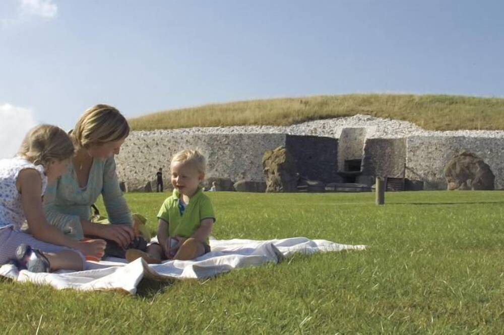 Little Orchard Cottage - sleeps 5 guests  in 3 bedrooms in County Meath
