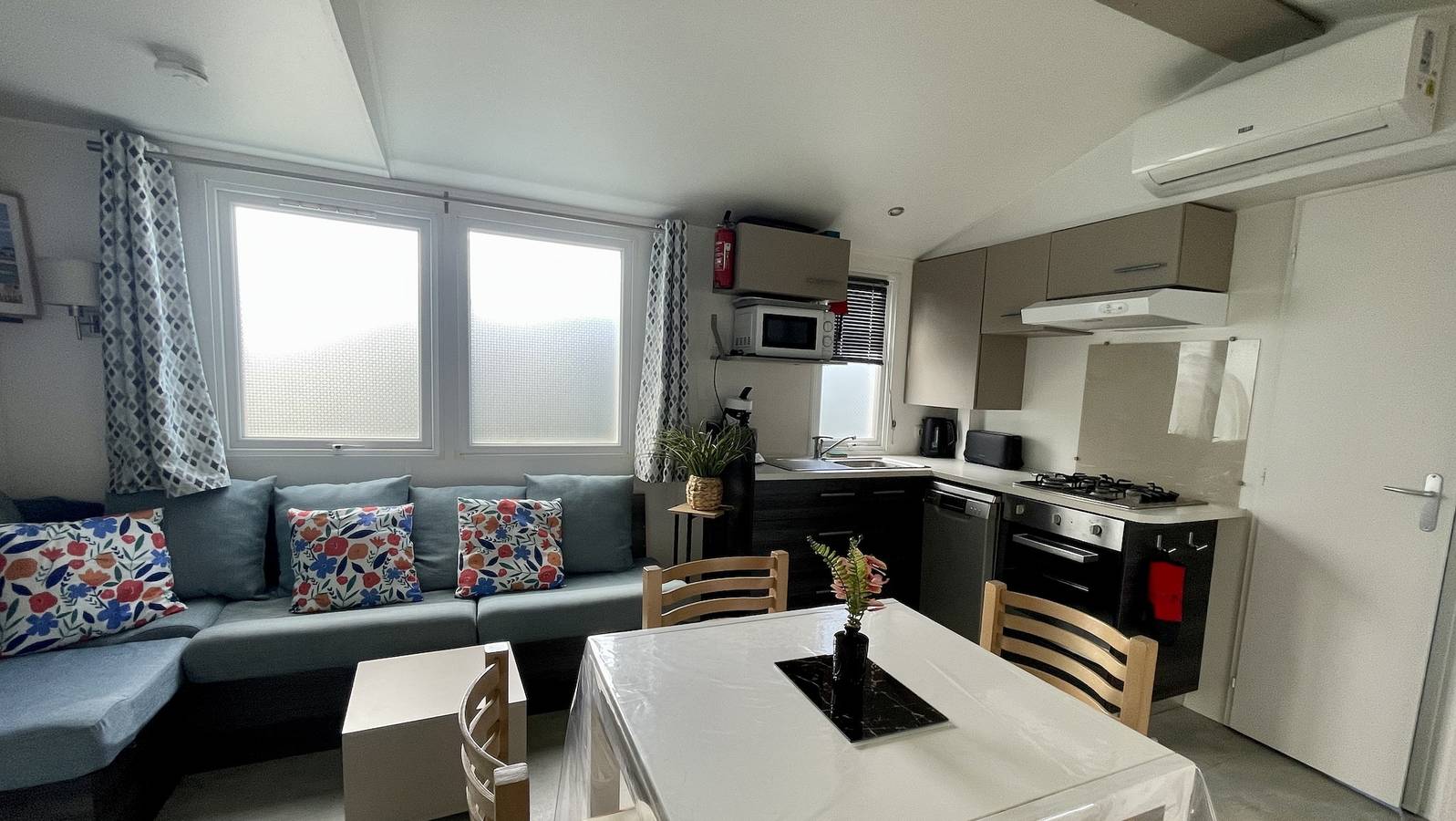 Mobilhome 3 Chambres - Cc652 Les Charmettes 4 étoiles in Les Mathes, Côte de Beauté