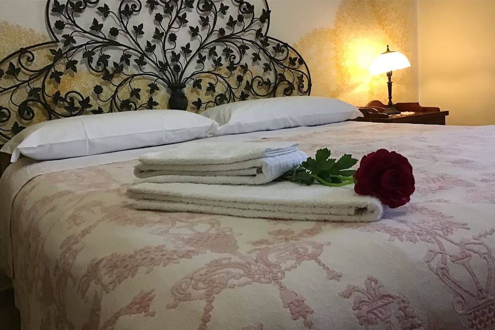 Appartement entier, Home Manfredi: Studio apartments and rooms with free parking and a kitchen. in Battipaglia, Province de Salerne