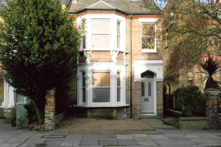Apartment for 4 people, with Terrace and Garden in Hounslow
