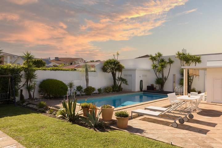 Casa de férias para 6 pessoas, com piscina e jardim e ainda vista and varanda em Praia da Barra