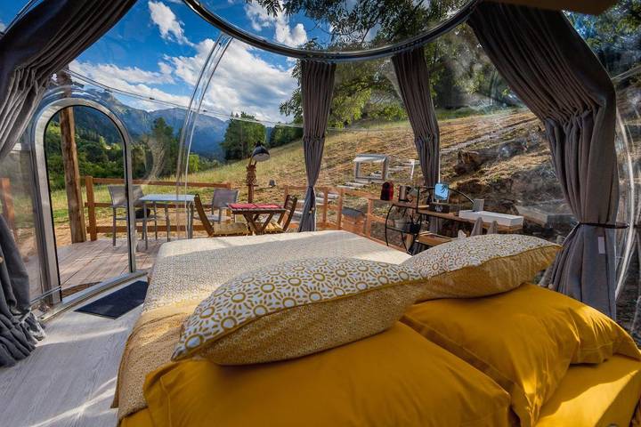 Tente pour 2 personnes, avec Jacuzzi et Terrasse ainsi que Jardin et Vue dans l' Isère
