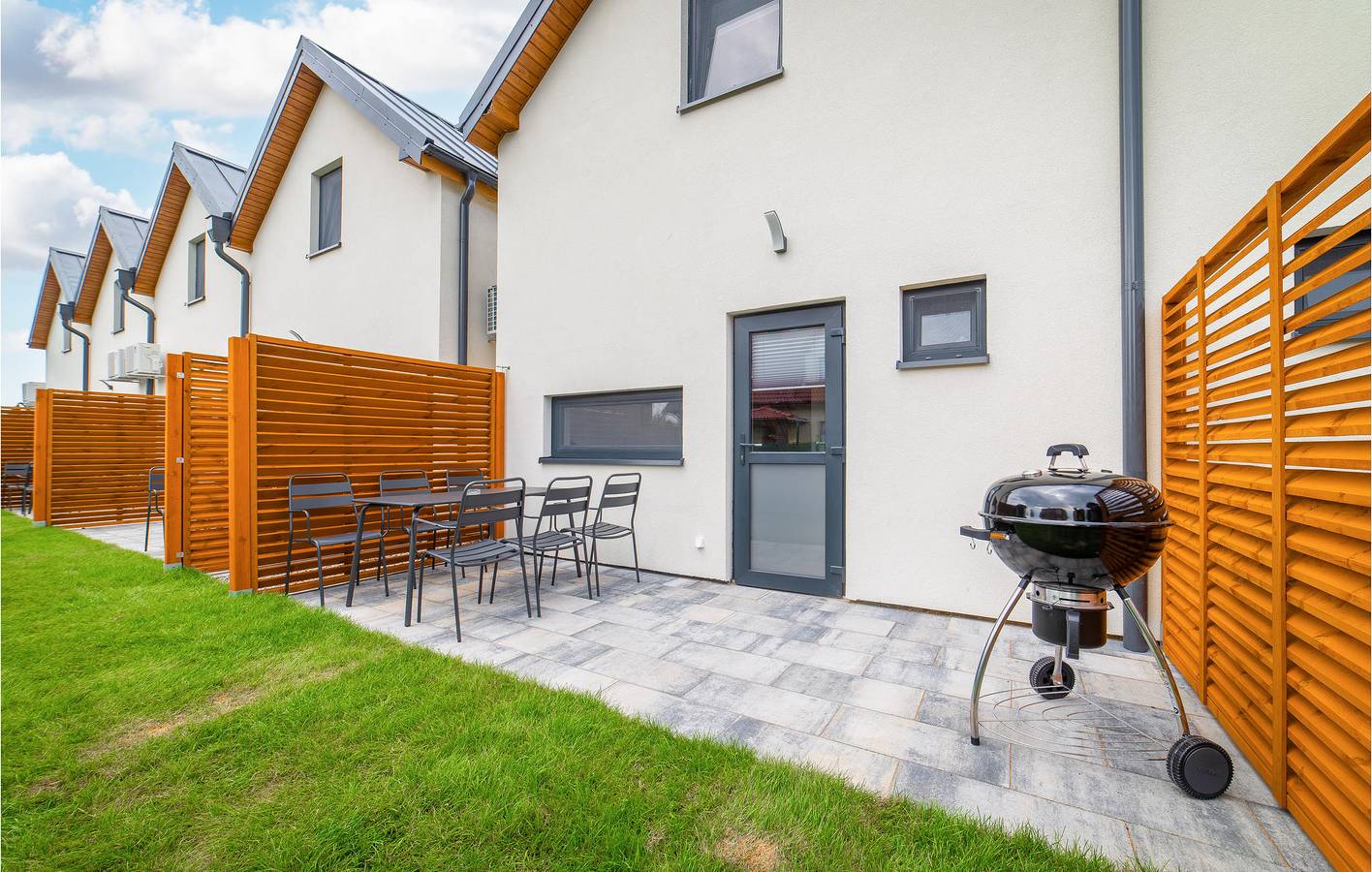 Ferienhaus für 8 Personen mit Terrasse in Rewal, Powiat gryficki