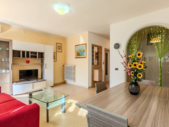 Ferienwohnung für 3 Personen, mit Seeblick und Terrasse sowie Ausblick, mit Haustier in Malcesine - 2