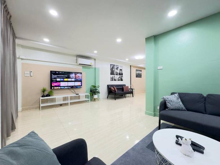 Villa voor 15 personen, met terras en tuin, met huisdier in Bangkok