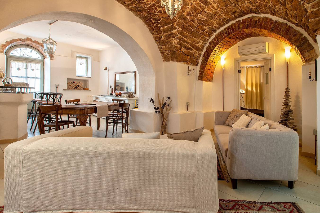 Appartamento intero, Appartamento 'The Bar 2 Live In' con Wi-Fi in Chiaramonti, Provincia di Sassari