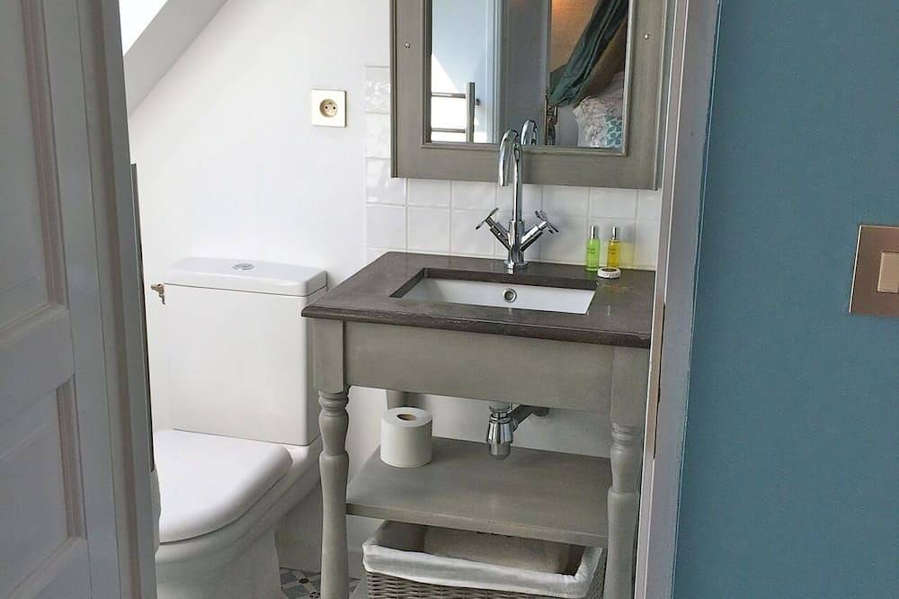 Chambre Lucy: Maison Elincourt B&B/ Chambres d'Hôtes et Spa + pdj + Spa in Élincourt-Sainte-Marguerite, Oise