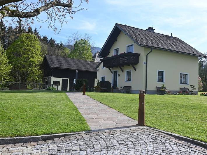 Ferienhaus in Altmünster mit Barbecue in Bezirk Gmunden