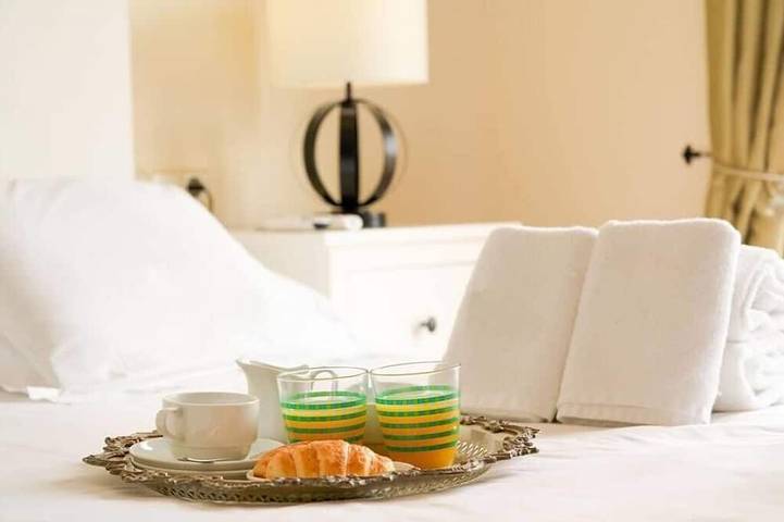 *Luxury Villa* | Heated Pool, Sea & Mountain Views - High Speed WIFI. in Montaña Roja, Yaiza