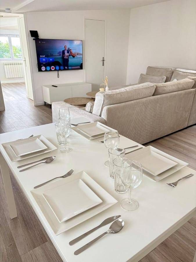 Appartement entier, One-Bedroom Apartment in Villiers-le-Bel, Val-d'Oise