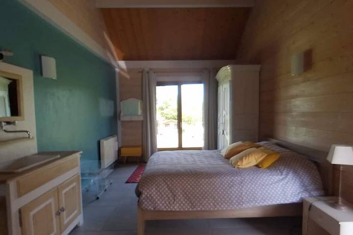 Villa pour 6 personnes, avec jardin ainsi que jacuzzi et terrasse, animaux acceptés dans l' Ain - 4