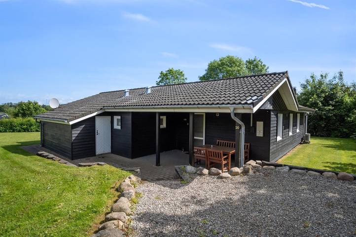 Nice home in Hejls w/ Sauna, 3 Bedrooms and Indoor swimming pool in Hejls, Kleiner Belt