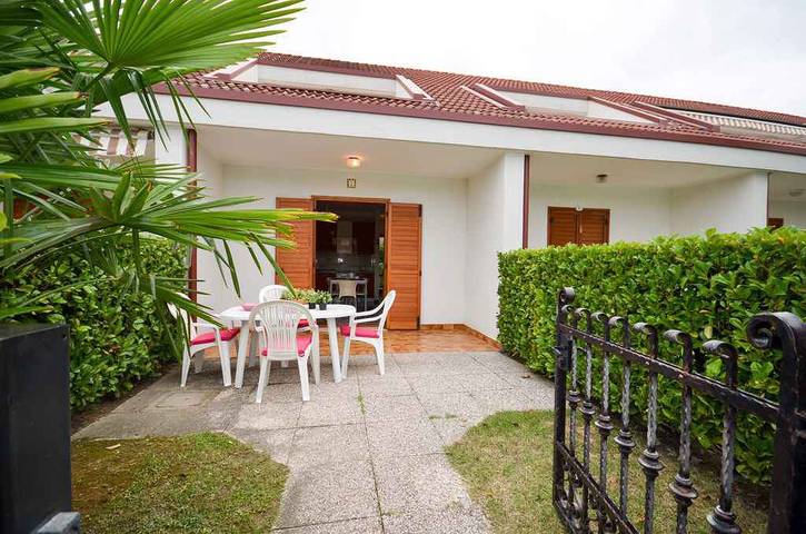 Ganze Ferienwohnung, Ferienwohnung mit Klimaanlage, Garten und Pool in Bibione, San Michele al Tagliamento