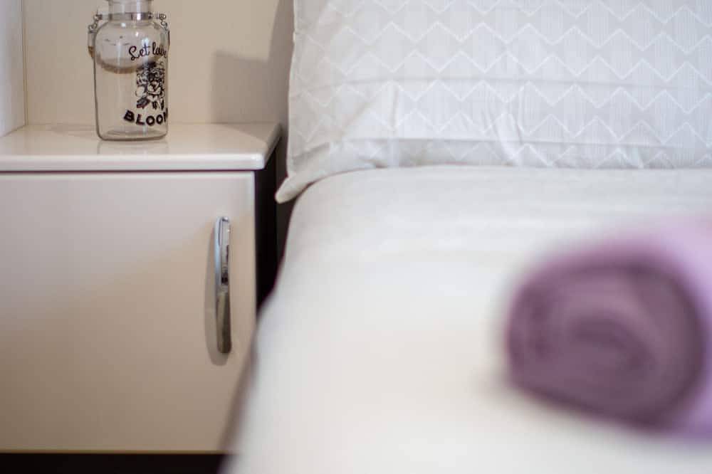 The Retreat, Sandhills Holiday Park by the beach in Mudeford in Mudeford, Christchurch