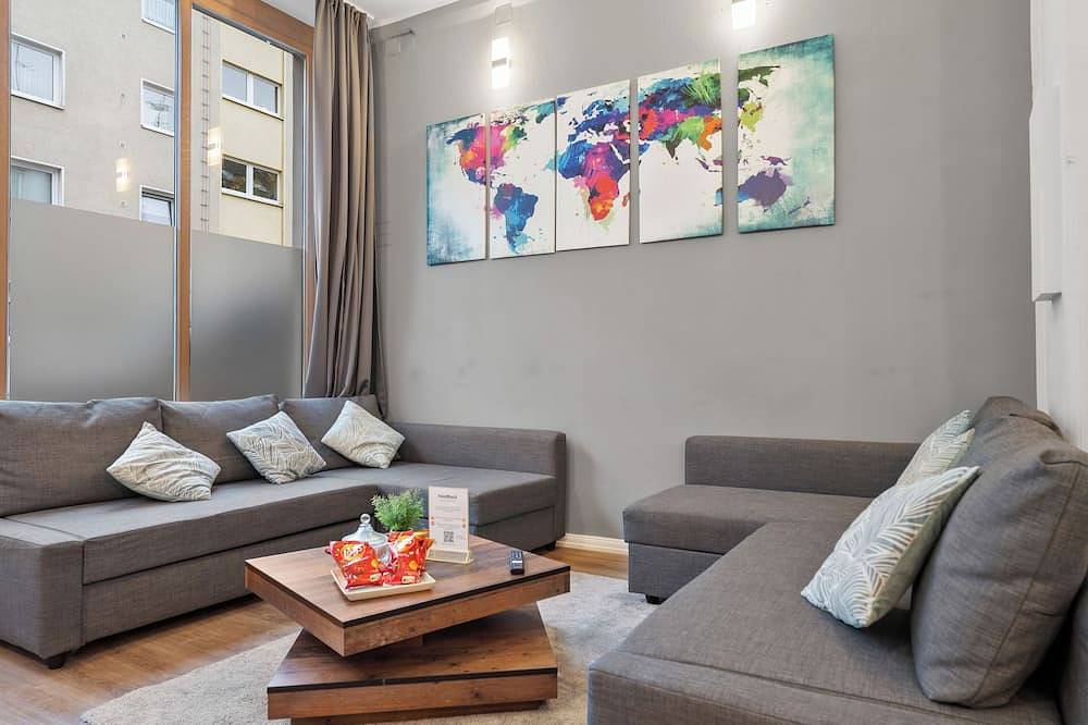 Ganze Wohnung, Comfortable and big, Groß, komfortabel, 11 min Hbf – bis 14 Pers. in Nippes (Köln), Köln