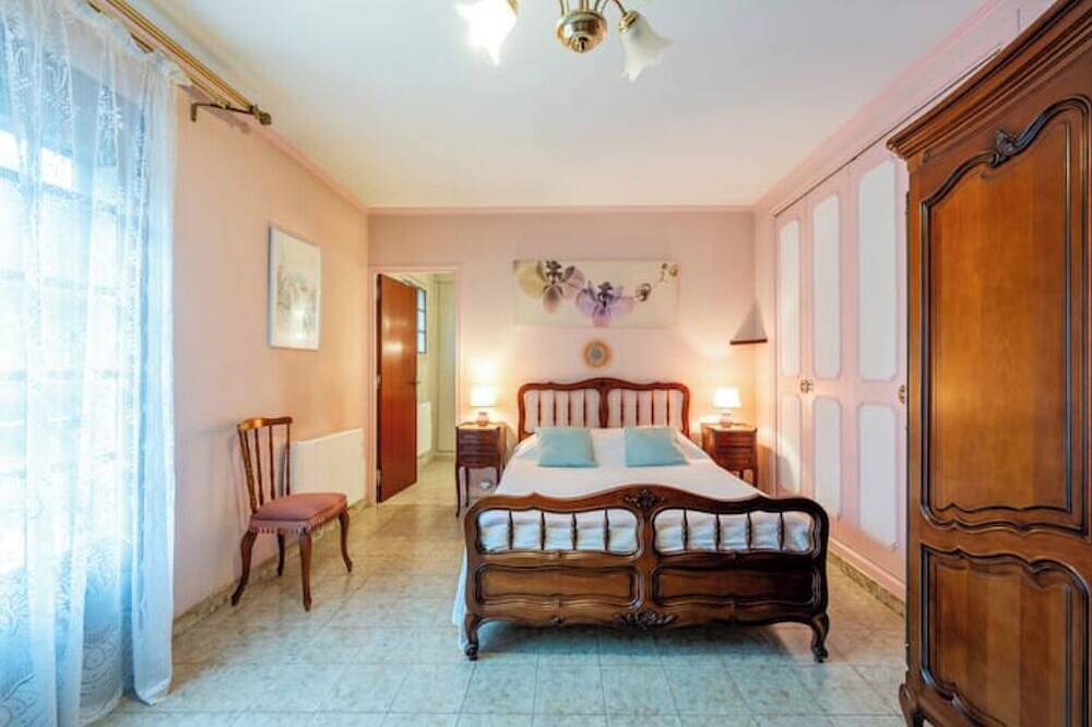 Family Hacienda with 3000 m² Garden – Sun, Space & Sea Nearby in Vinassan, Narbonne en omgeving