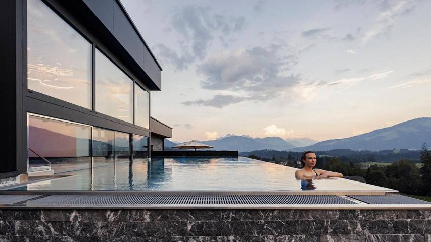 Hotel für 5 Personen, mit Balkon und Terrasse sowie Whirlpool und Garten