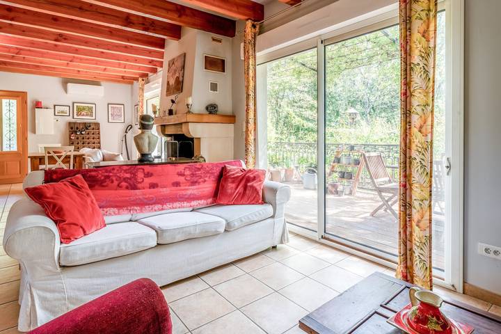 Holiday Home 'A Romantic Retreat in The Woods' with Mountain View, Wi-Fi and Air Conditioning in Molières-sur-Cèze, Cévennes