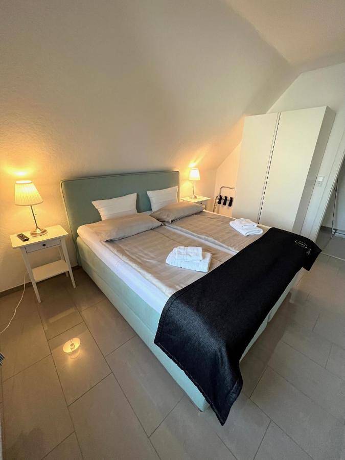 Ferienwohnung für 3 Personen, mit Balkon und Terrasse sowie Garten und Ausblick in Hagenburg - 2
