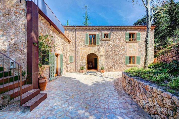 Villa für 12 Personen, mit Balkon und Whirlpool sowie Garten in Pollença - 2