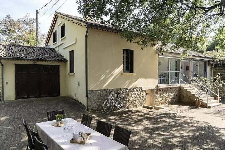 Villa pour 9 personnes, avec terrasse