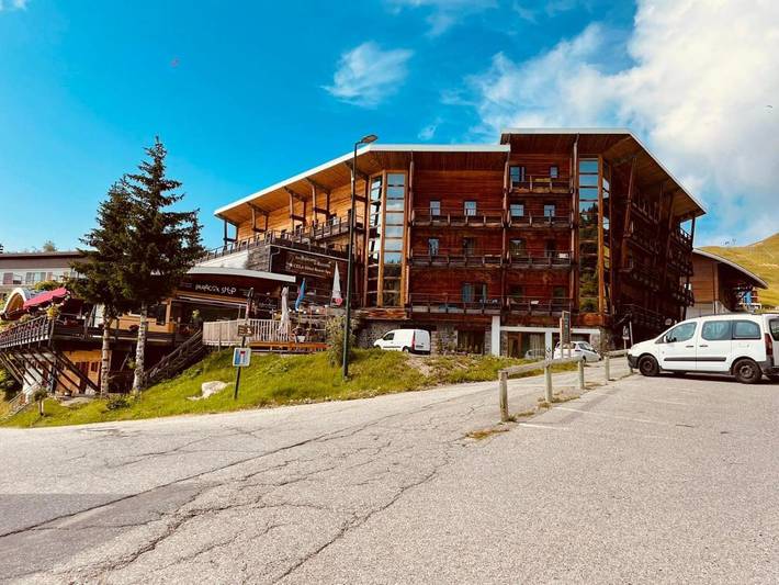 Appart’hôtel pour 6 personnes, avec sauna ainsi que jacuzzi et terrasse, animaux acceptés