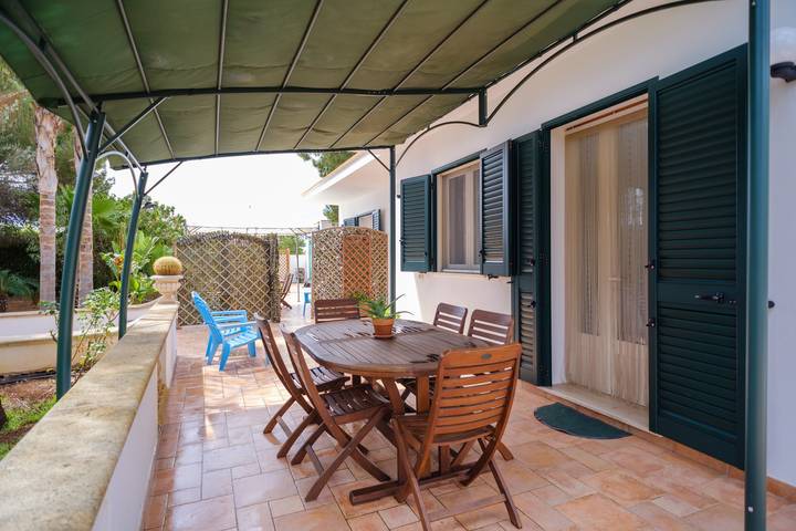 Appartamento intero, Appartamento Pet-Friendly 'Villetta del Salento 2' con giardino e A/C in Racale, Golfo di Taranto