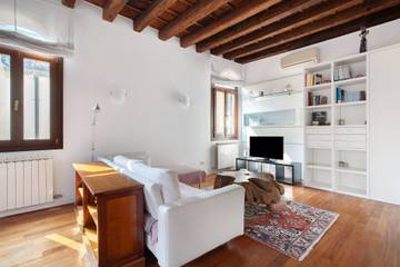Vacation Rental for 4 Guests in Venice, Laguna di Venezia, Picture 1