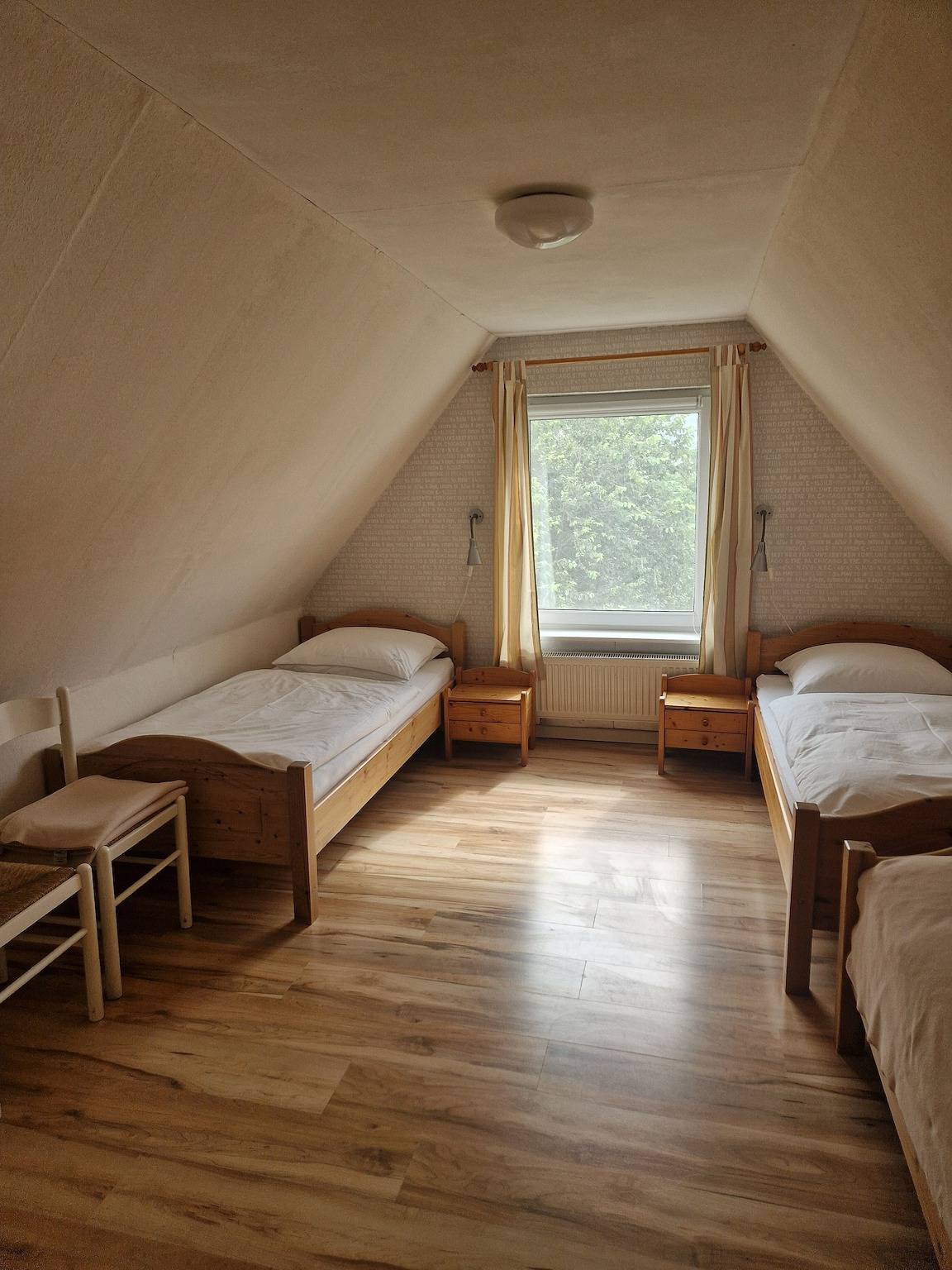 Ganze Wohnung, Ferienwohnung "Katja" mit privater Dachterrasse, Gemeinschaftsgarten und W-Lan in Pellworm, Nordfriesland