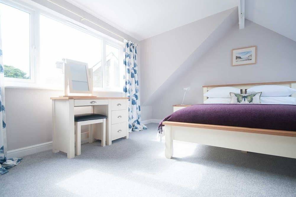 The Beach House, pet friendly, country holiday cottage in Crantock in Crantock, Cornwall