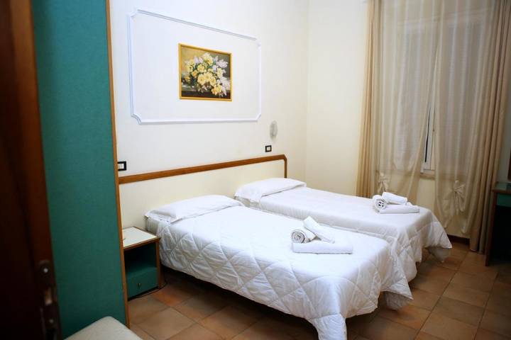 Hôtel pour 2 personnes, avec jardin, animaux acceptés à Rimini - 4