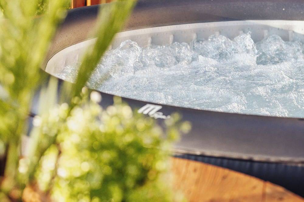 5 Sterne Ferienhaus mit Sauna & Whirlpool. Perfekt für die ganze Familie. in Bellin, Krakow am See