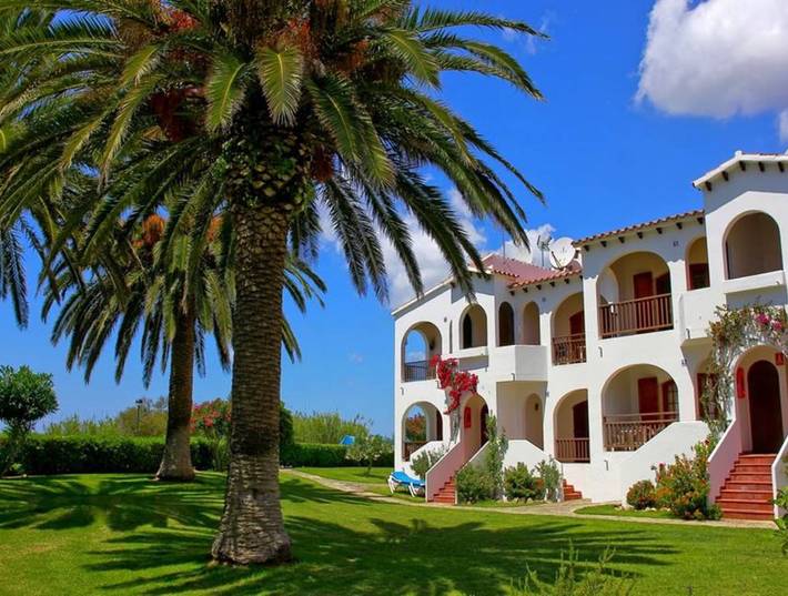Holiday apartment for 4 people, with garden and balcony as well as children pool - 1