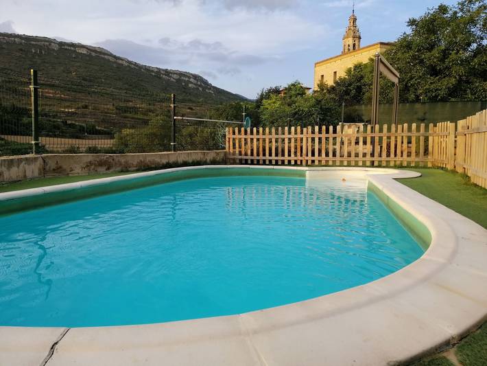 Chalet para 12 personas, con Terraza además de Jardín y Piscina en el País Vasco - 2