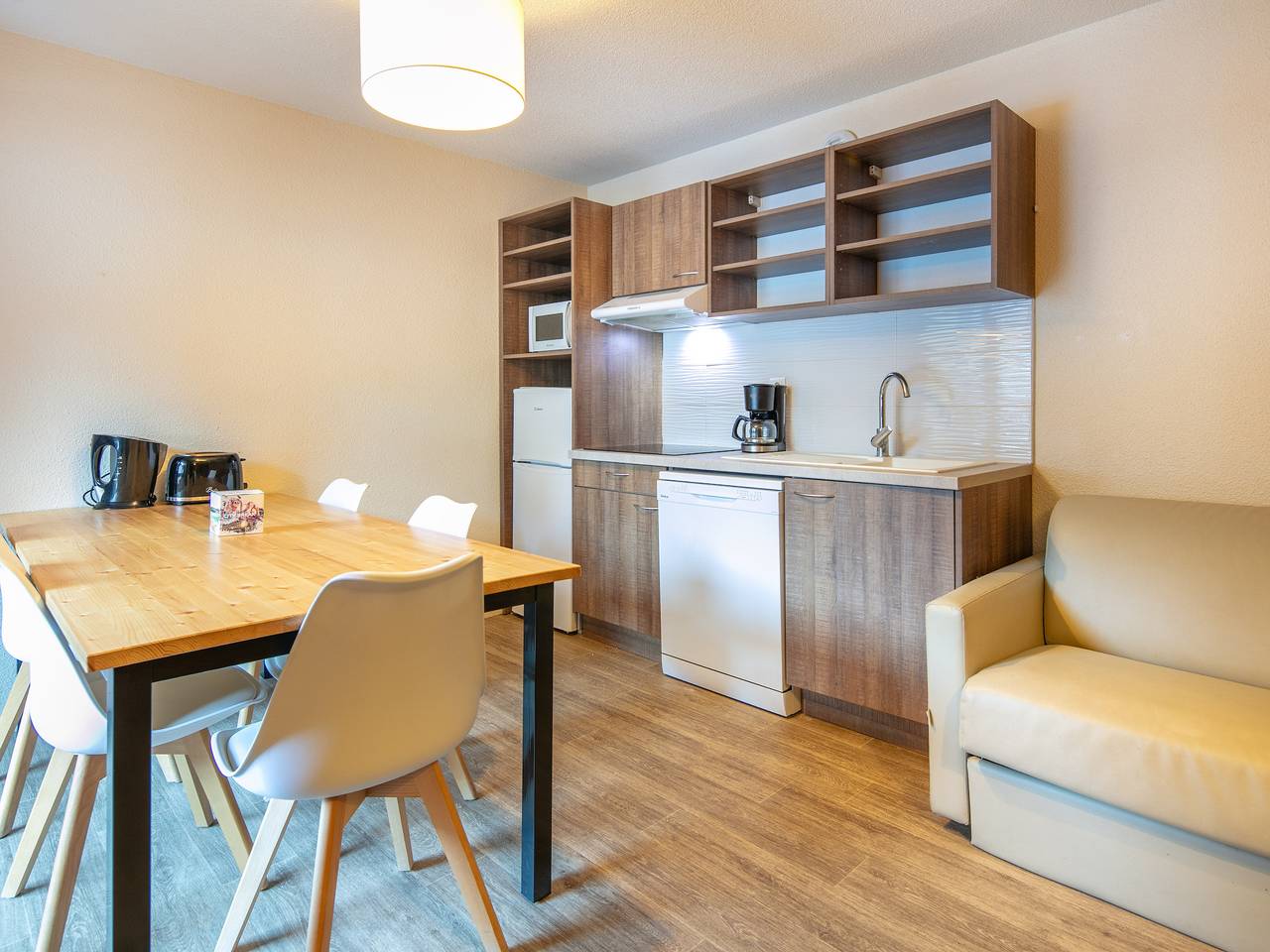 Appartement entier, Appartement de vacances pour 8 personnes avec balcon in Saint-Colomban-des-Villards, Région de Saint-Jean-de-Maurienne