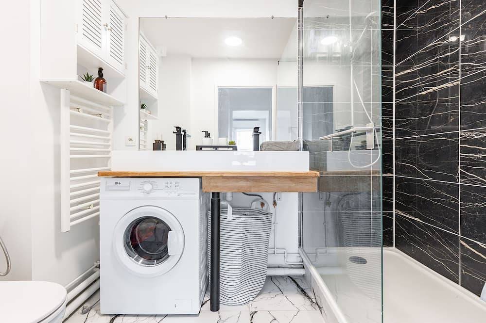 Apartamento entero, 3Br Appartment: Garden View, Prem Amenities, Free Parking - 10 Min to Central in Nanterre, Altos del Sena