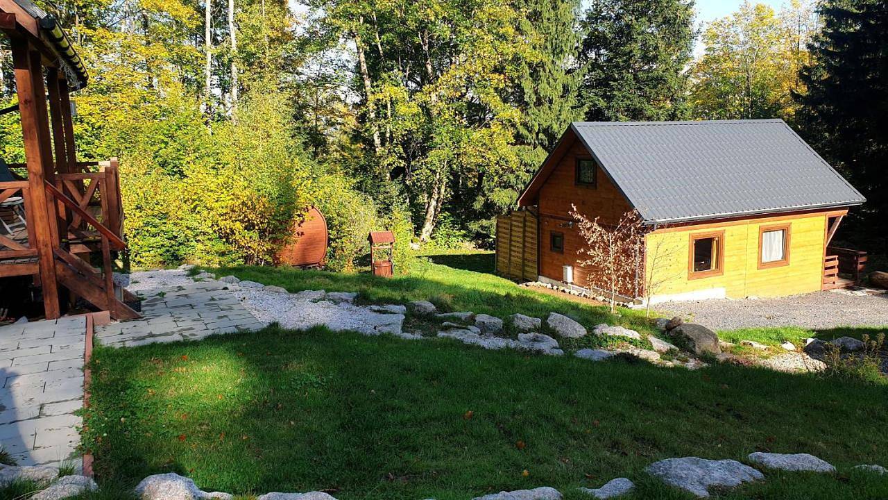 Omszałe Głazy Dom i Domek na wyłączność przy szlakach Karkonoszy in Zachełmie, Sudety (Polska)