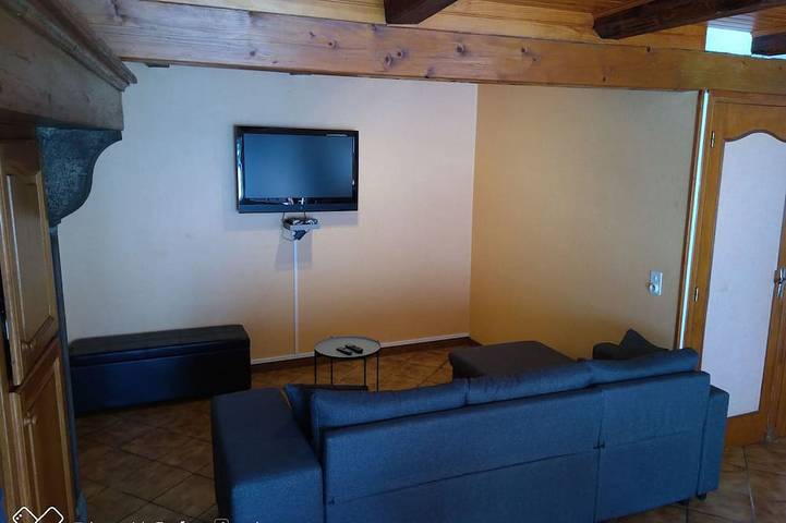 Location de vacances pour 8 personnes, avec terrasse à La Tour-d'Auvergne - 3