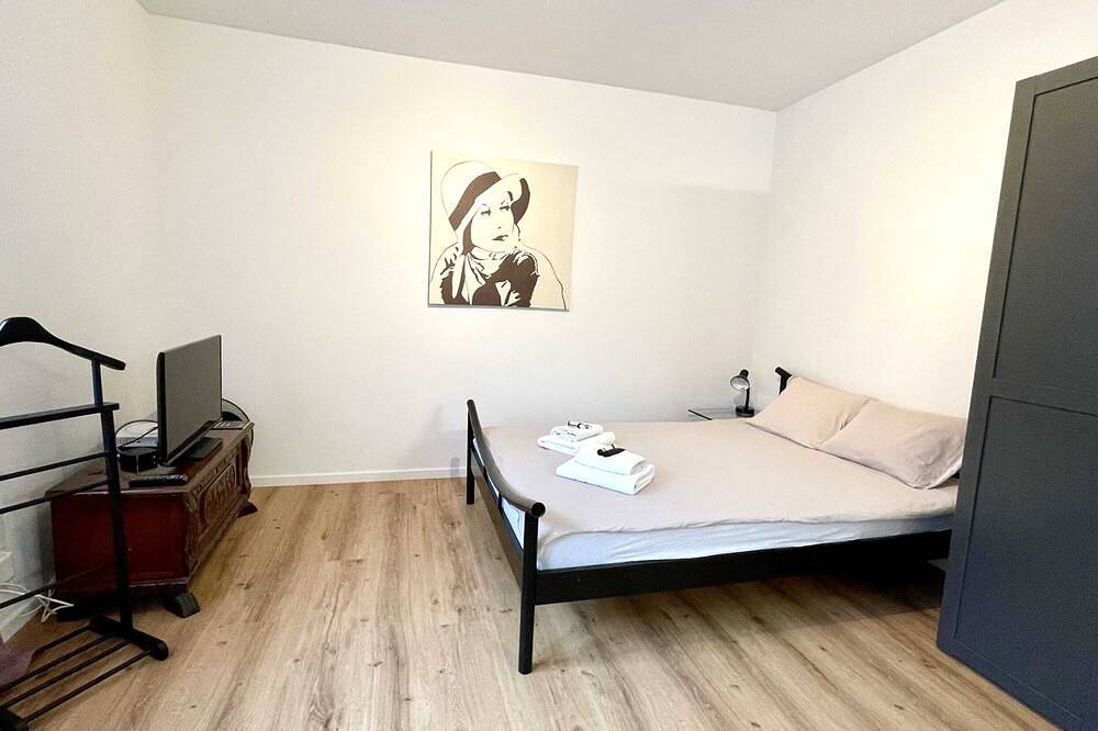 Entire apartment, Heart of Zurich Modern Studio (Hg14) in Zurich, Zurich district