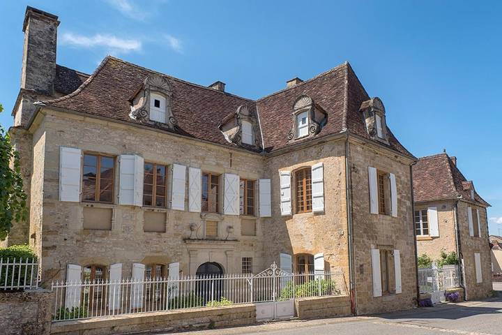 Maison de vacances pour 10 personnes, avec terrasse ainsi que jardin et piscine