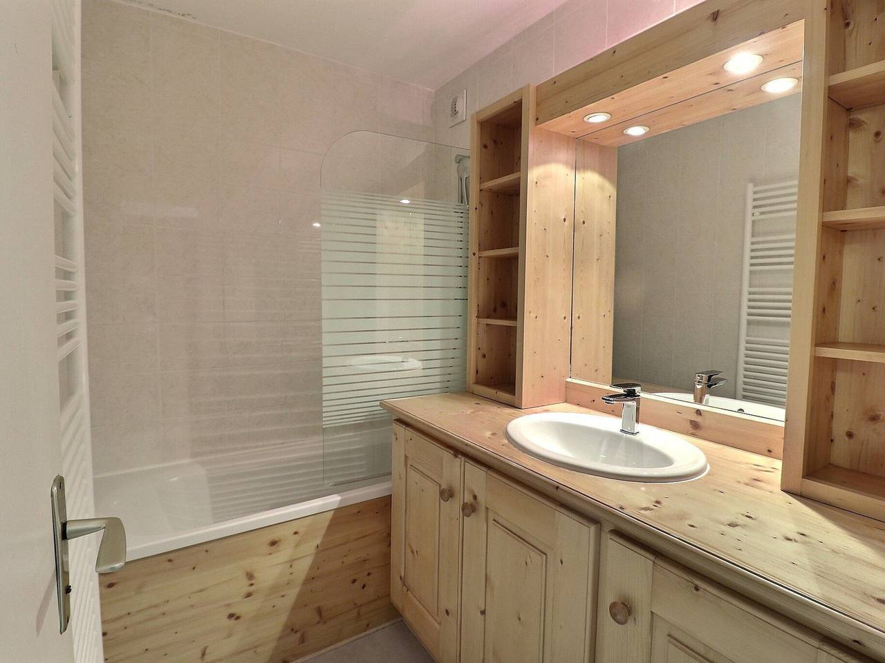 Ganze Wohnung, Qualitätsresidenz: schöne Wohnung für 4 Pers., 33m², Balkon, direkt an der Piste, nahe Geschäften in Méribel-Mottaret, Les Allues