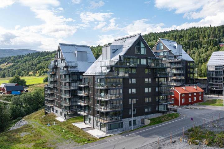Ferieleilighet for 8 personer, Balkong og Terrasse i tillegg til Sauna og Innsjøutsikt i Åre