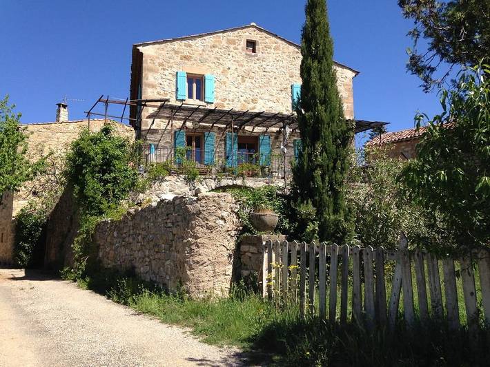 Gîte pour 10 personnes, avec jardin ainsi que piscine et terrasse