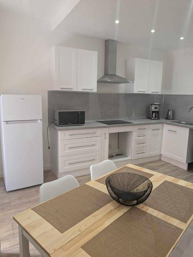 Gîte pour 4 personnes, avec terrasse à Néoules