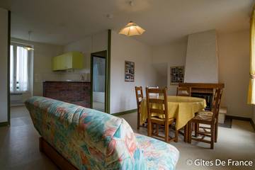 Gîte pour 5 Personnes dans Courgoul, Région de Besse-et-Saint-Anastaise, Photo 2