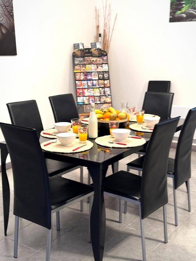 Gîte pour 6 personnes, avec piscine et jardin ainsi que sauna et jacuzzi à Causses-et-Veyran - 4